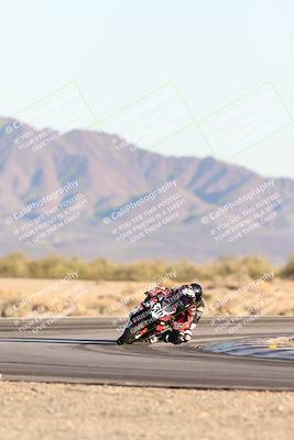 media/Dec-07-2025-CVMA (Sun) [[3e7d2de5dc]]/Race 18-Formula Twins-Formula 40 UL/